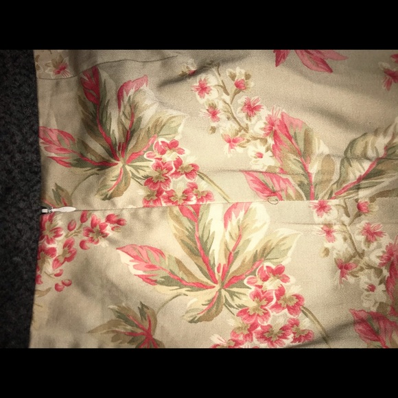 Beautiful Floral Design Pencil Skirt (6) - Picture 4 of 6